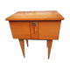 Table de chevet en bois vernis en placage