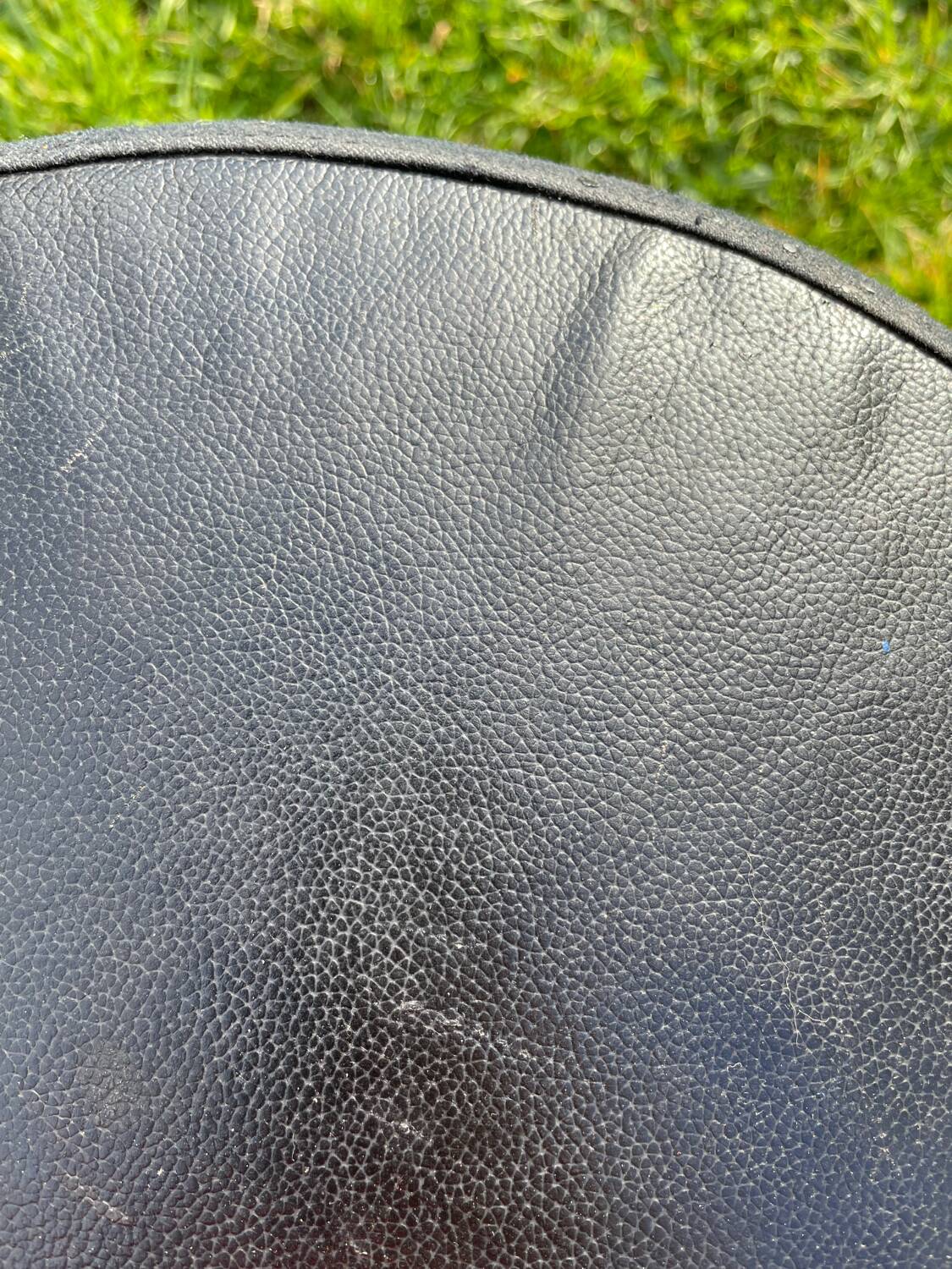 Tabourets de bar en inox et cuir noir
