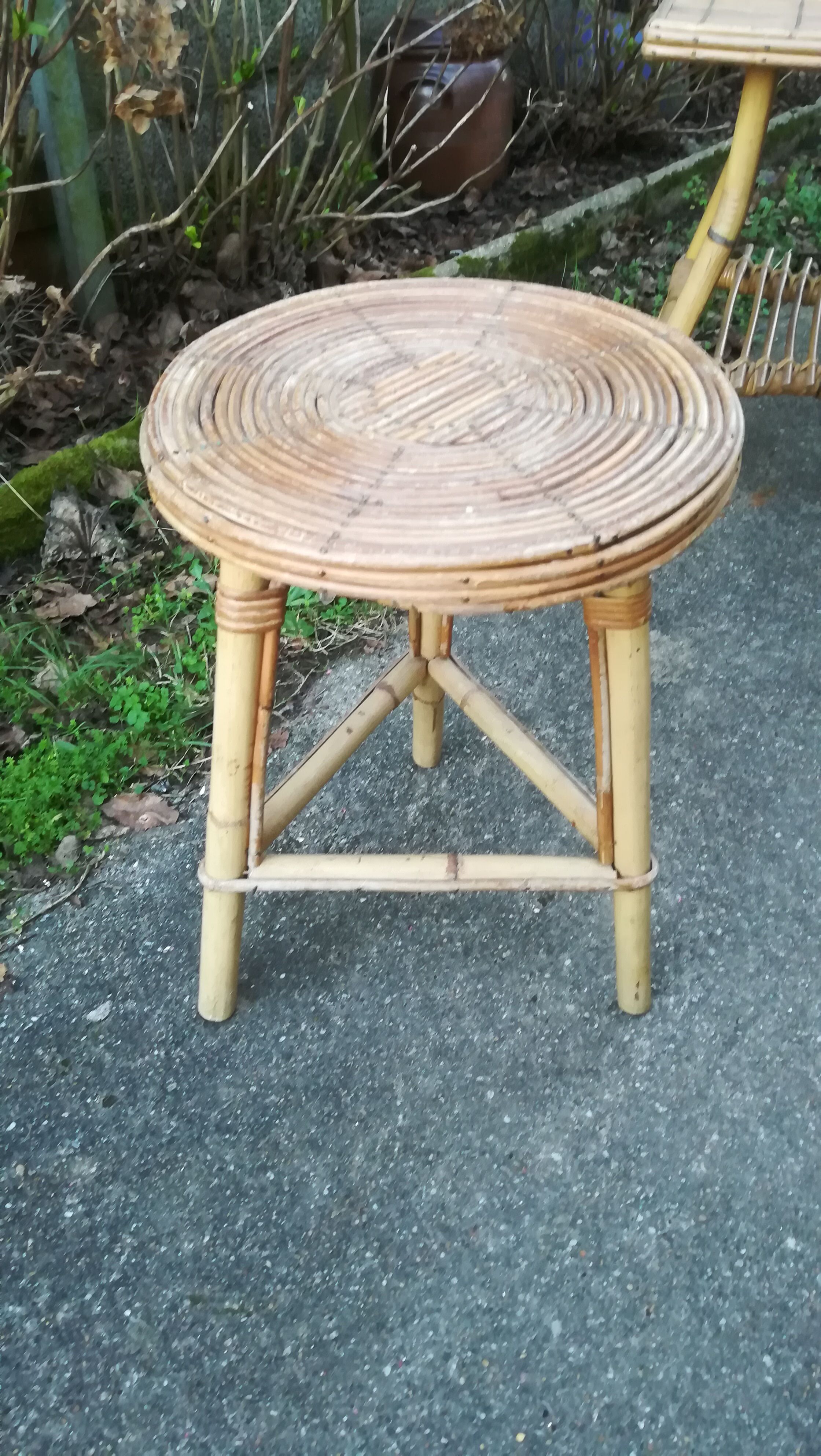 Rattan tabouret