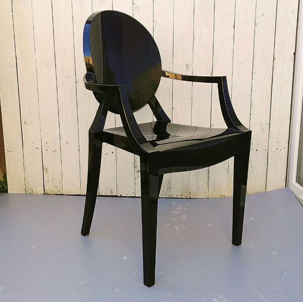 fauteuil Louis Ghost par philippe starck pour kartell