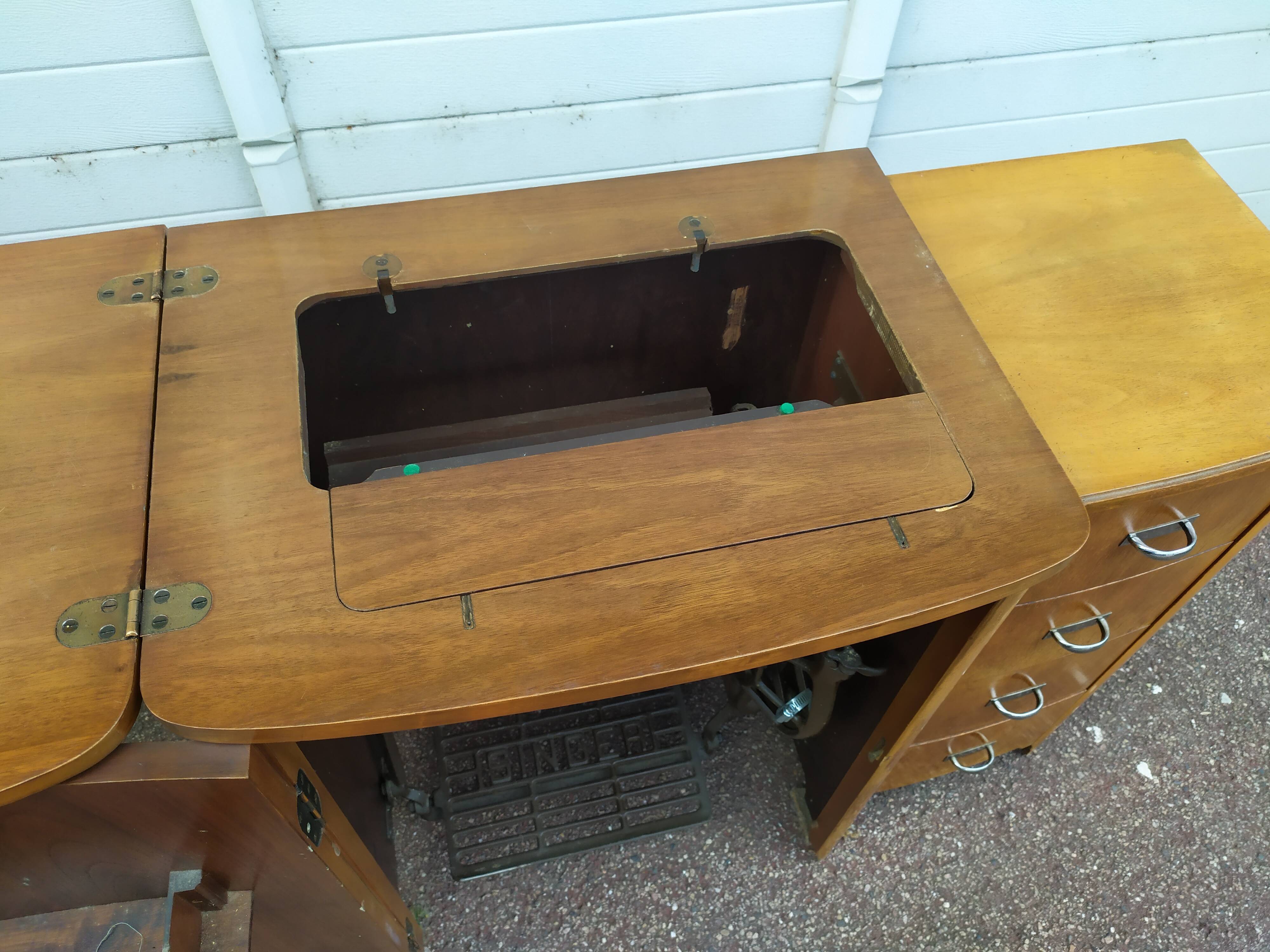 Meuble pour machine a coudre Singer - petit Bureau
