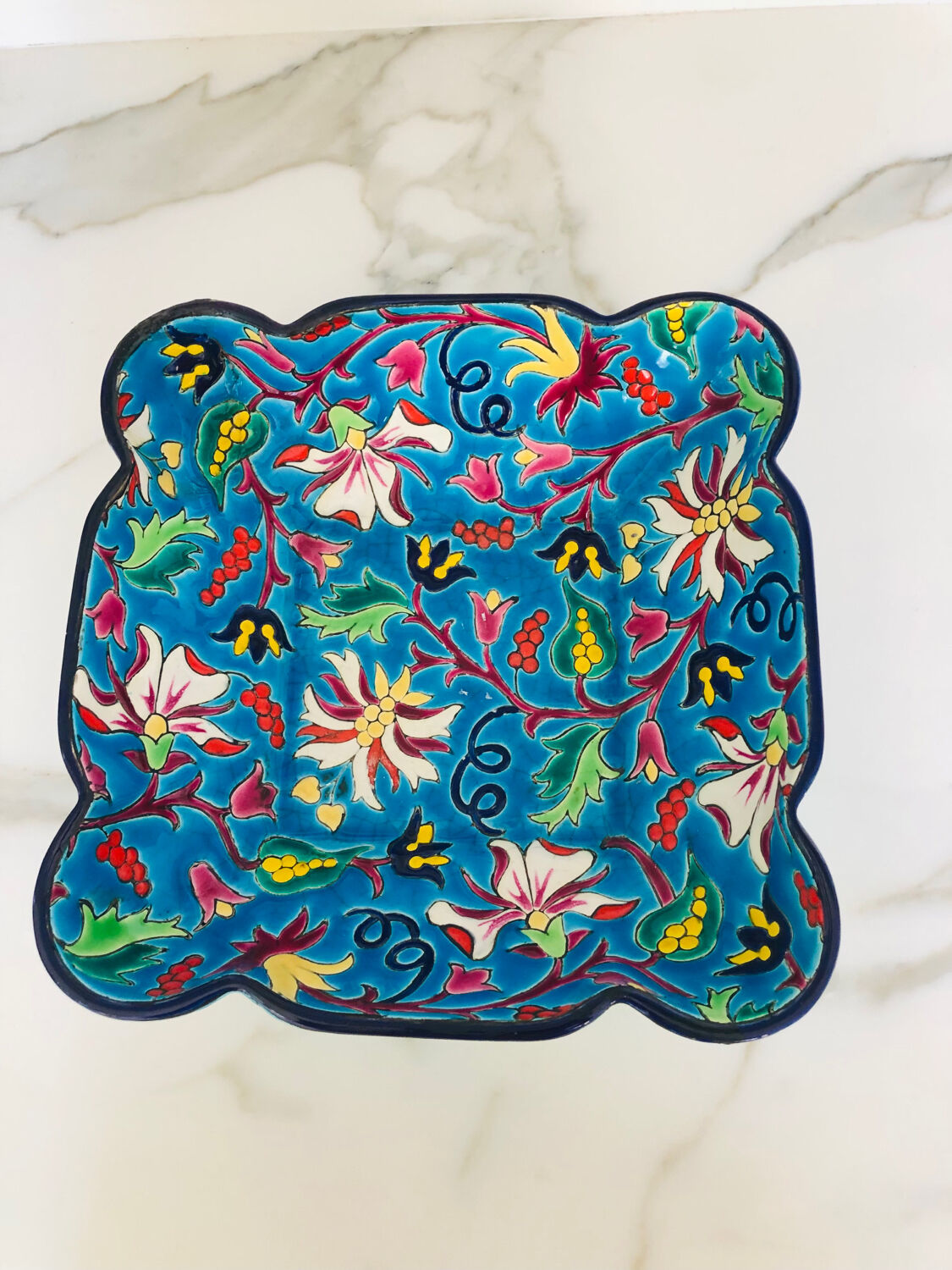 Flat square cut in Longwy enamels