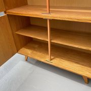 Armoire U-450 en placage de chêne, variante jaune et blanc, Jiří Jiroutek pour Inte