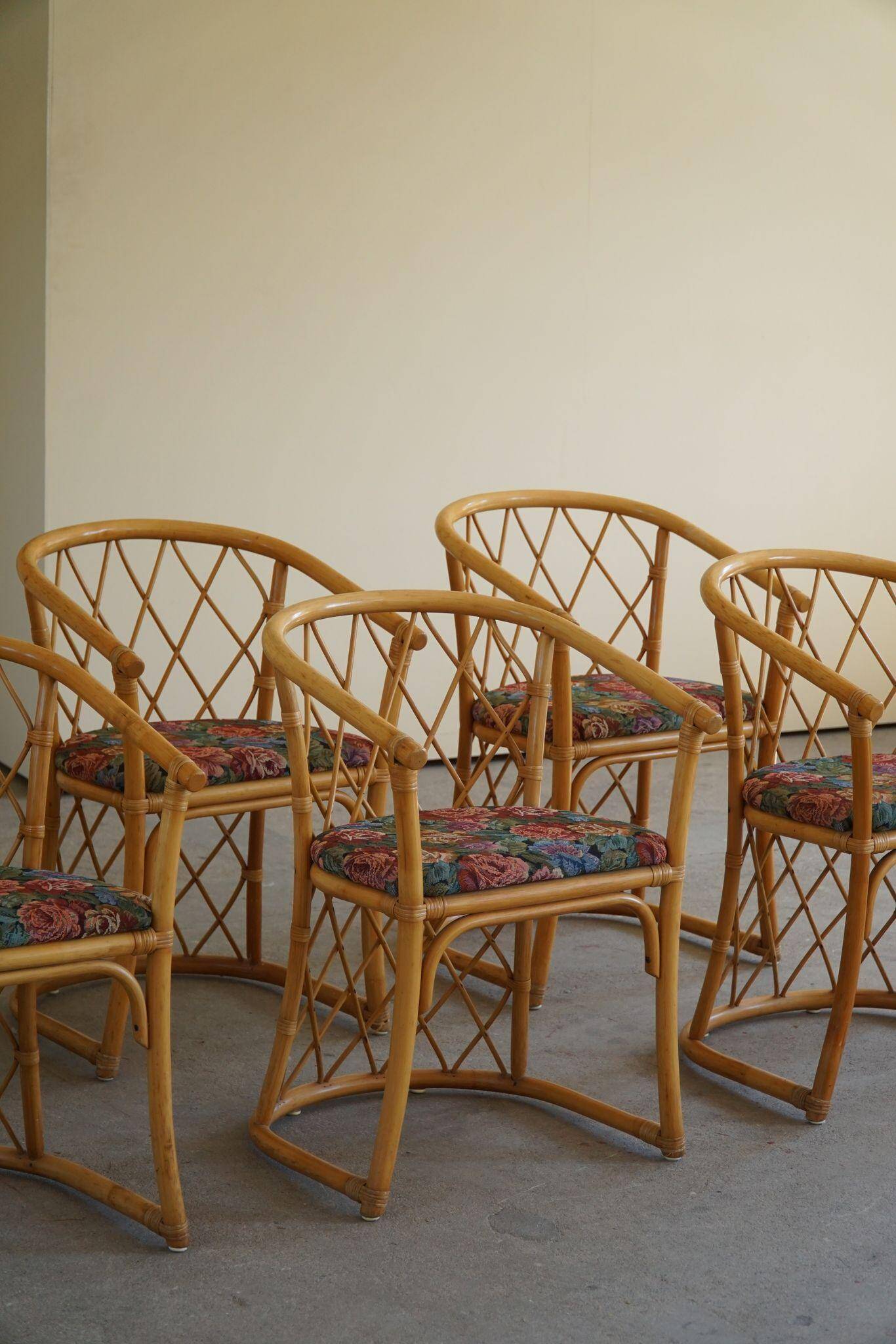 Set of 6 sculptural vintage bamboo dining chairs, modern Danish design, made in the 1960s.