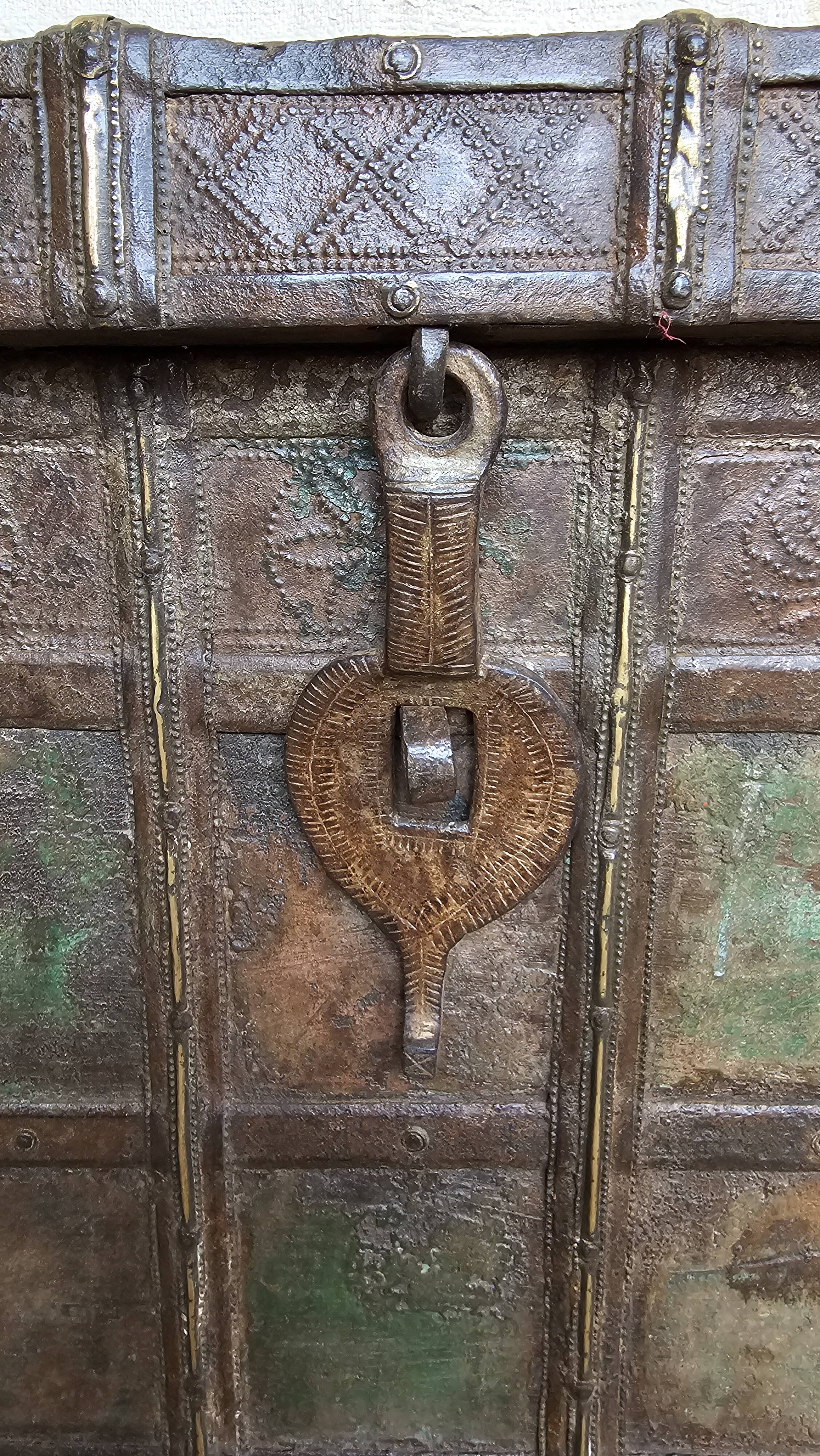 Old chest - dowry console from Bikaner in teak and wrought iron