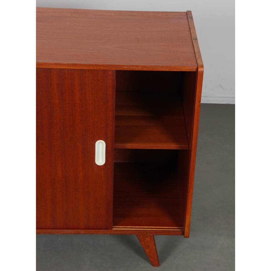 Commode en placage acajou dessinée par Jiri Jiroutek, modèle U-452, 1960