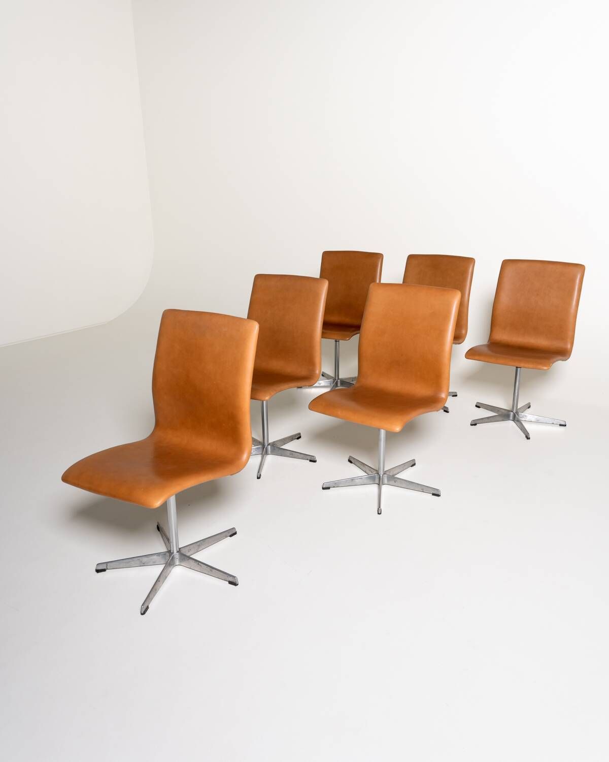 “Oxford” chairs by Arne Jacobsen for Fritz Hansen, 1969