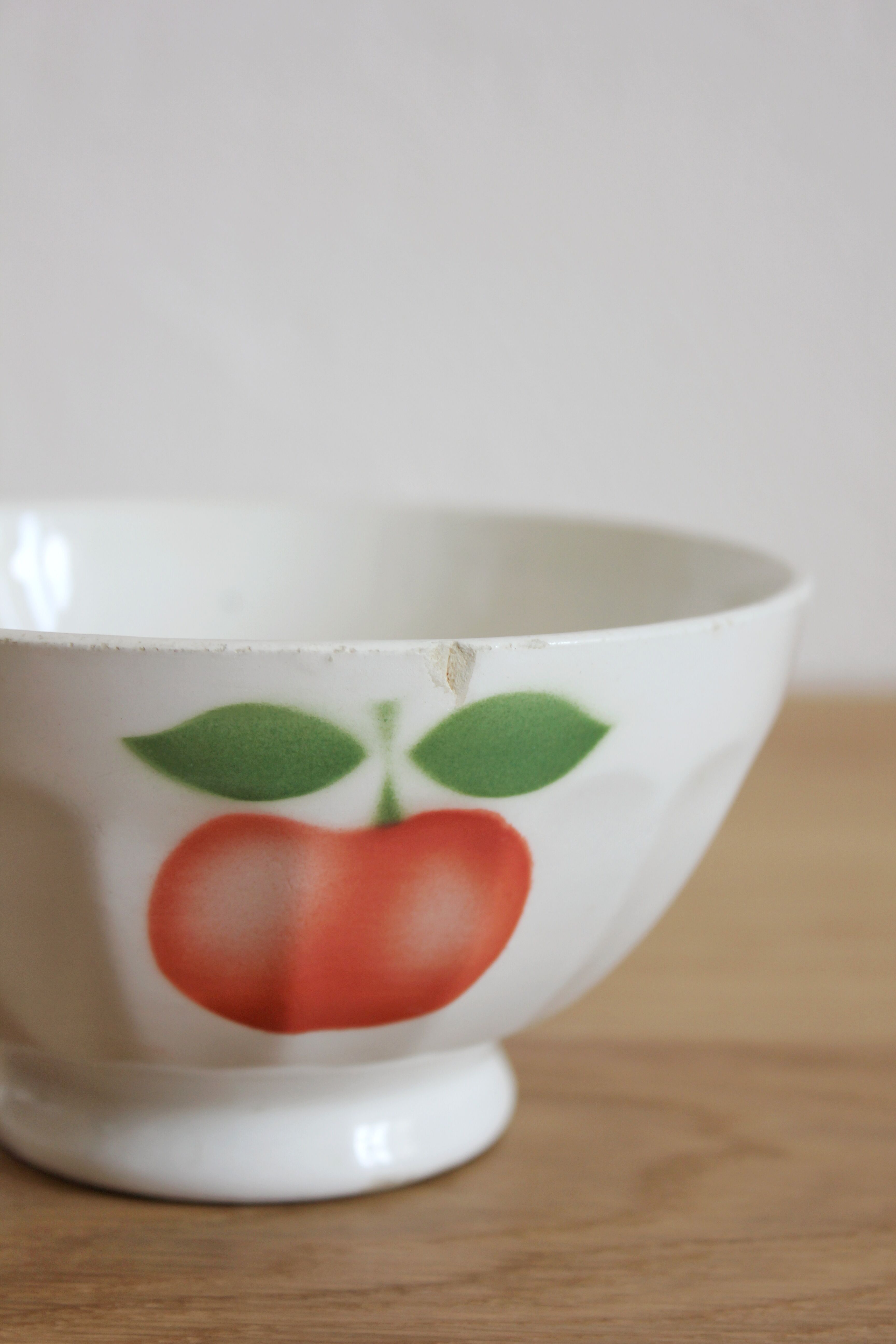 Old earthenware bowl iron earth Moulin des Loups apple decoration