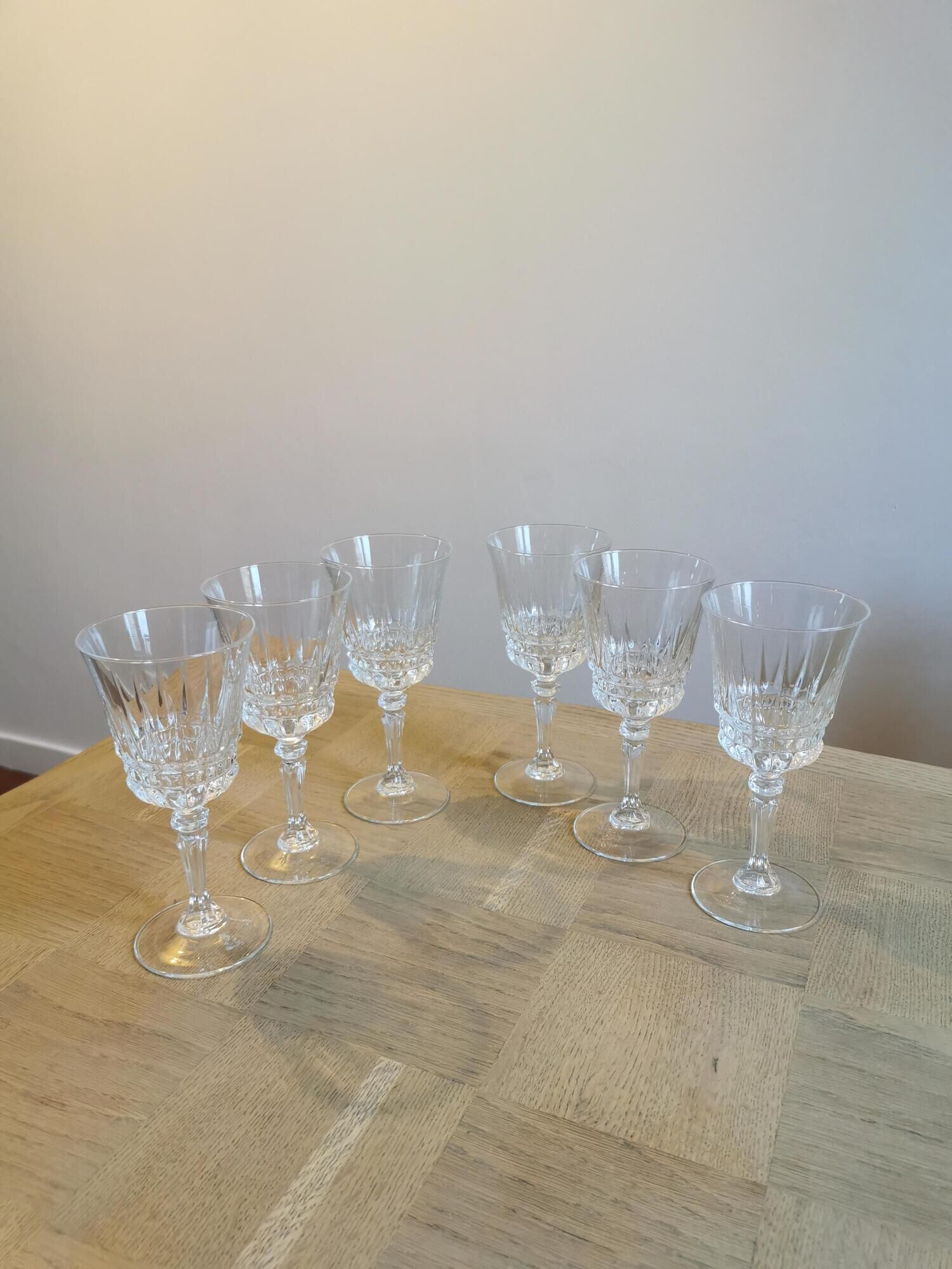Service of 6 vintage water glasses in Luminarc chiseled glass