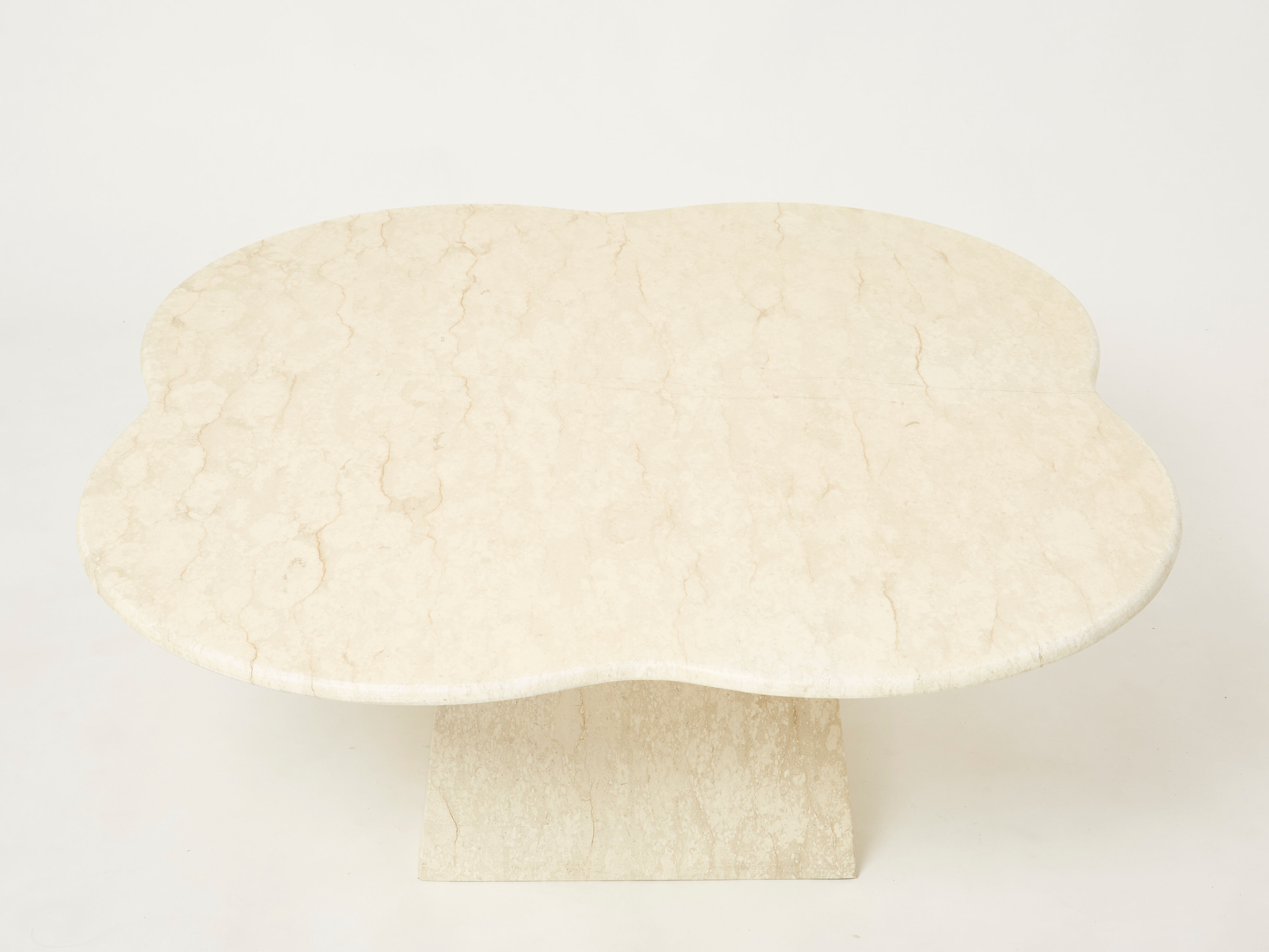 Large free-shaped coffee table clover in Italian travertine 1970
