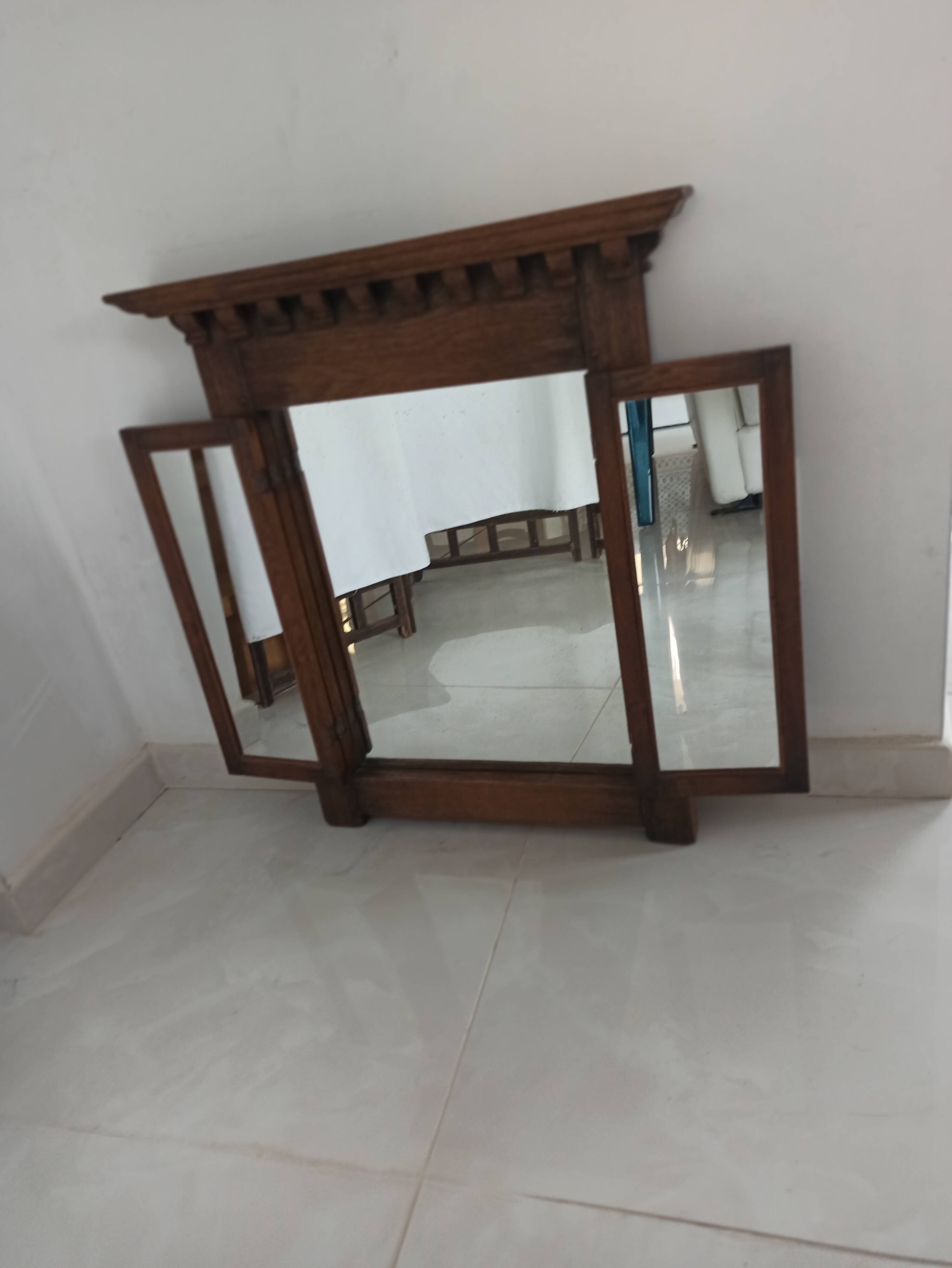 Trypic mirror, with tablet. Velvet and openwork metal braces