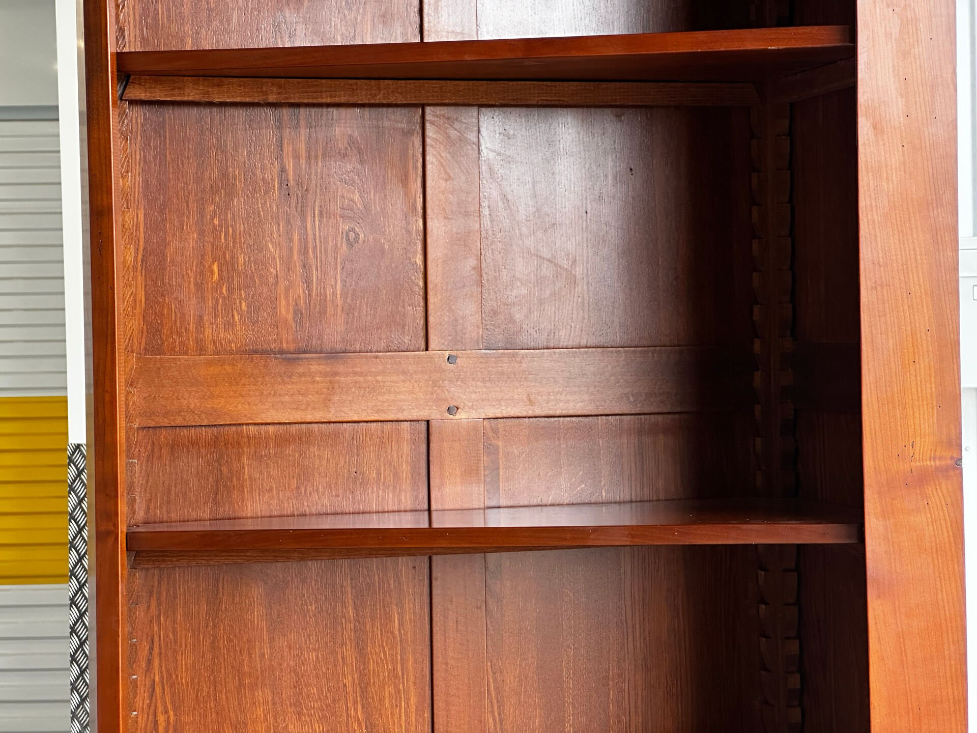 Corner library in solid cherry wood - 20th century