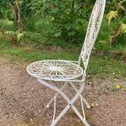 Foldable medallion garden chair from the 20th century in wrought iron with Heart motifs