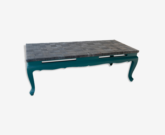 Table basse verte et plateau en chambre à air