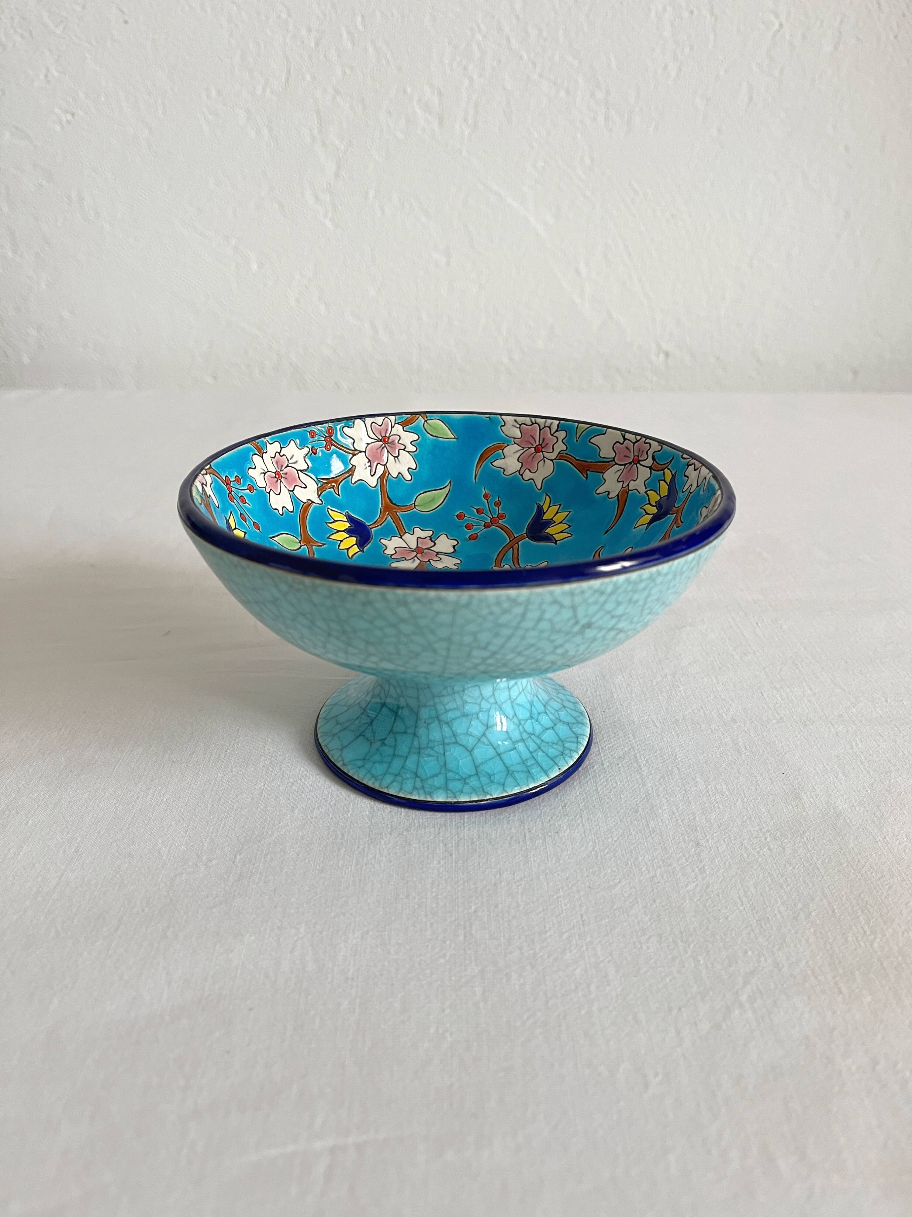 Petite coupe sur pied en émaux de Longwy "Florence" bleue