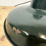 Lampe d’usine industrielle française en émail vert foncé, années 1960
