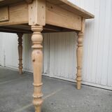 wooden dining table, vintage, turned legs, firm table style