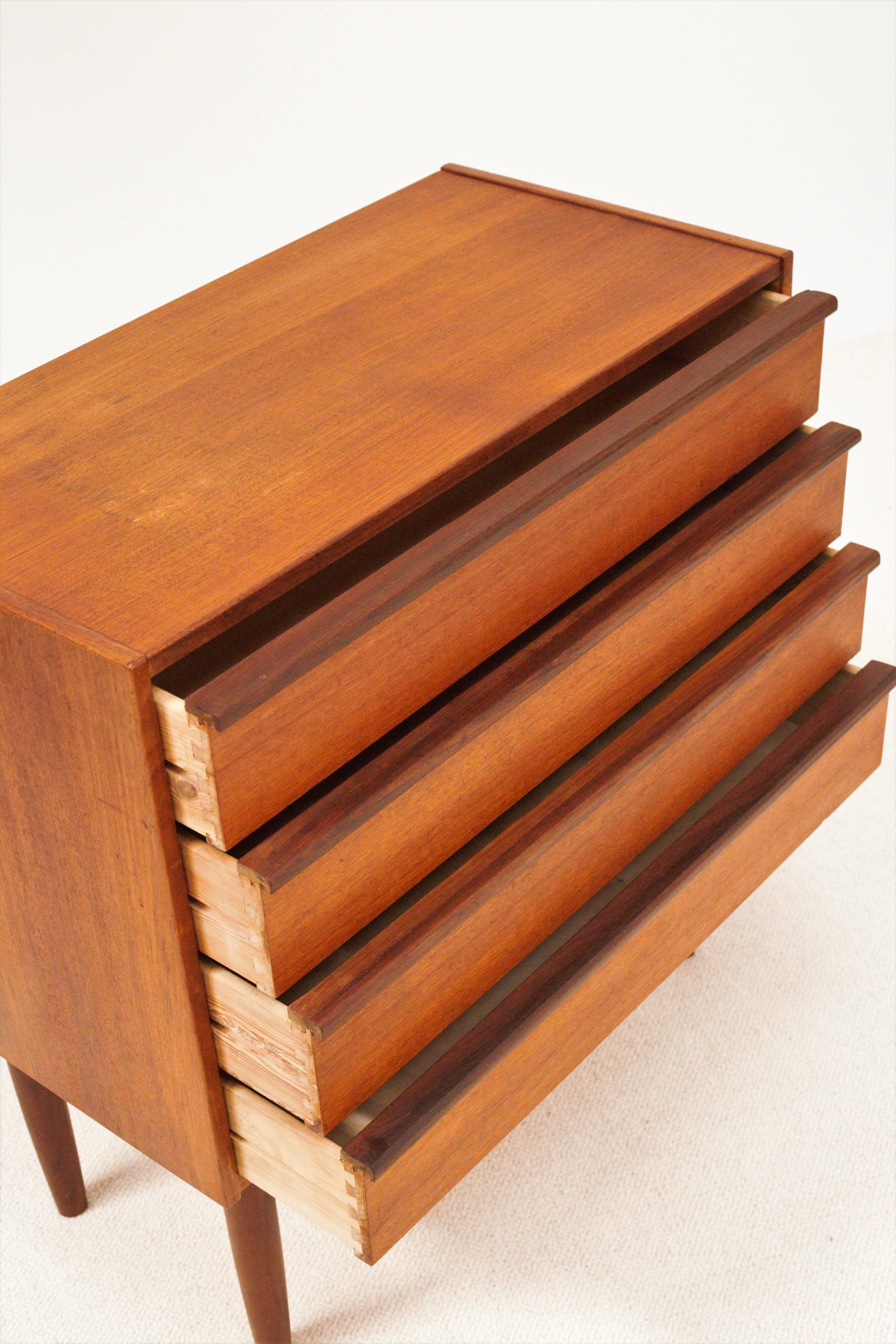 Dresser 4 drawers mid-century