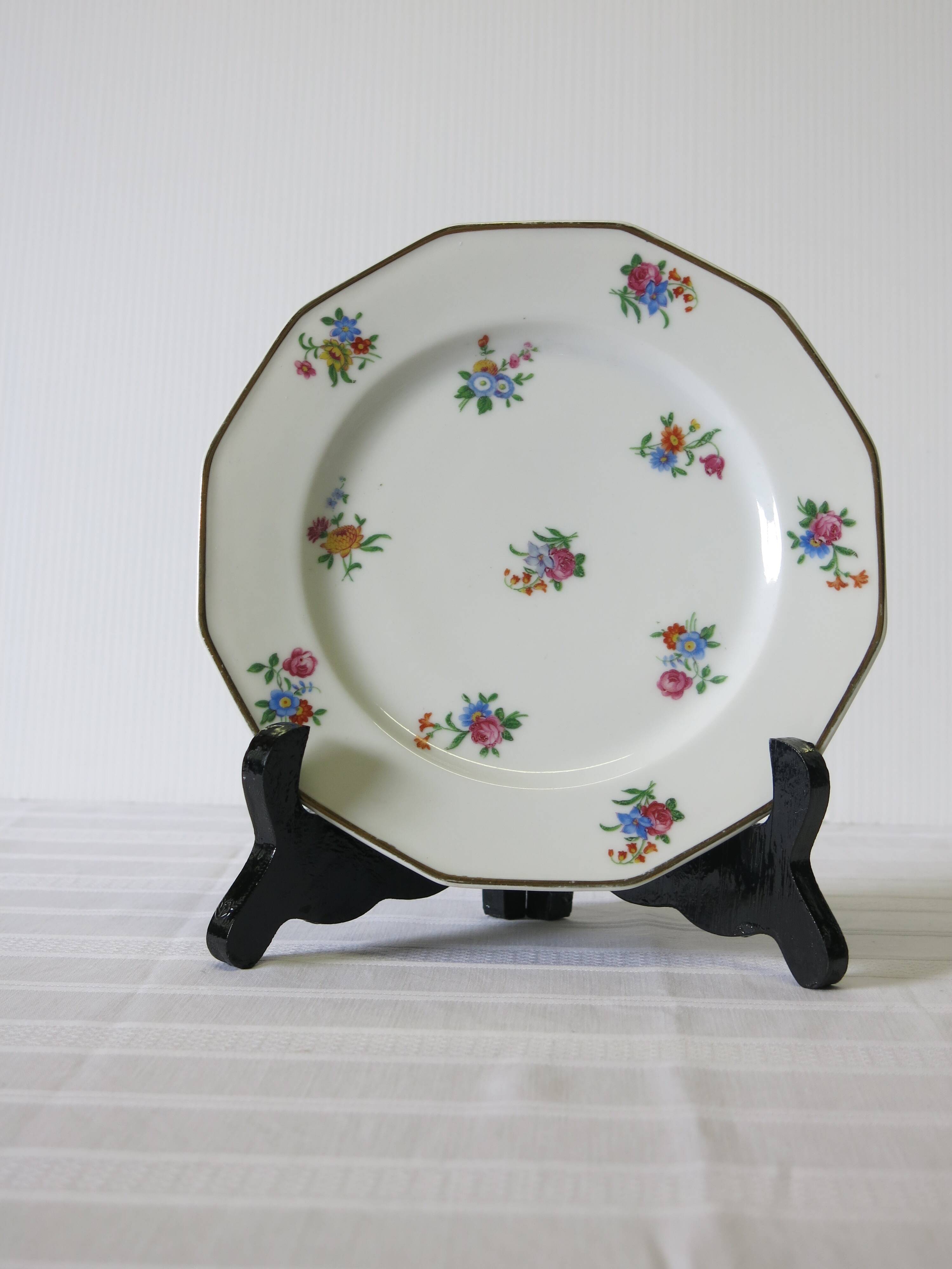 6 porcelain dessert plates from Pil Limoges in very good condition