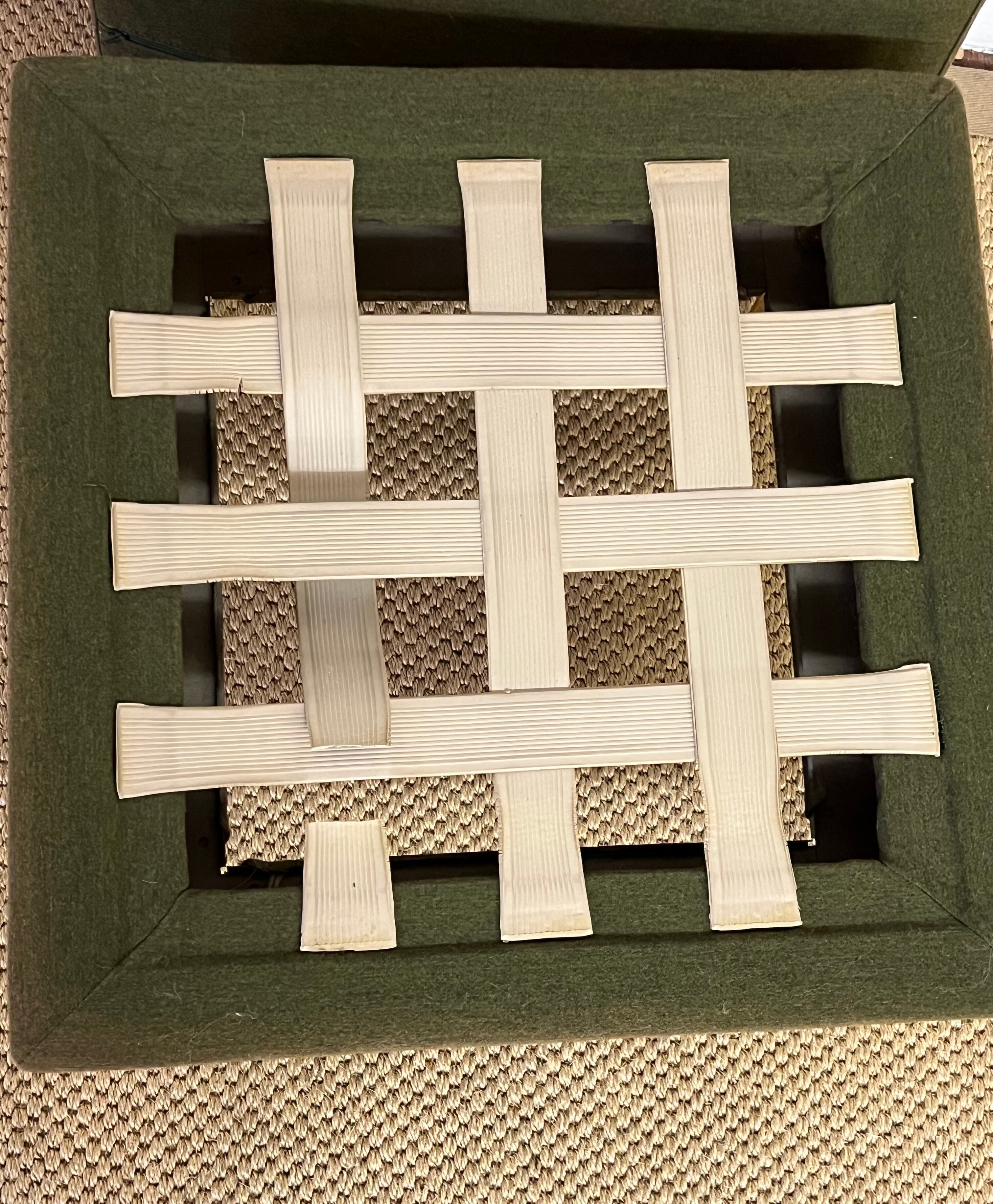 Vintage footrest pouf