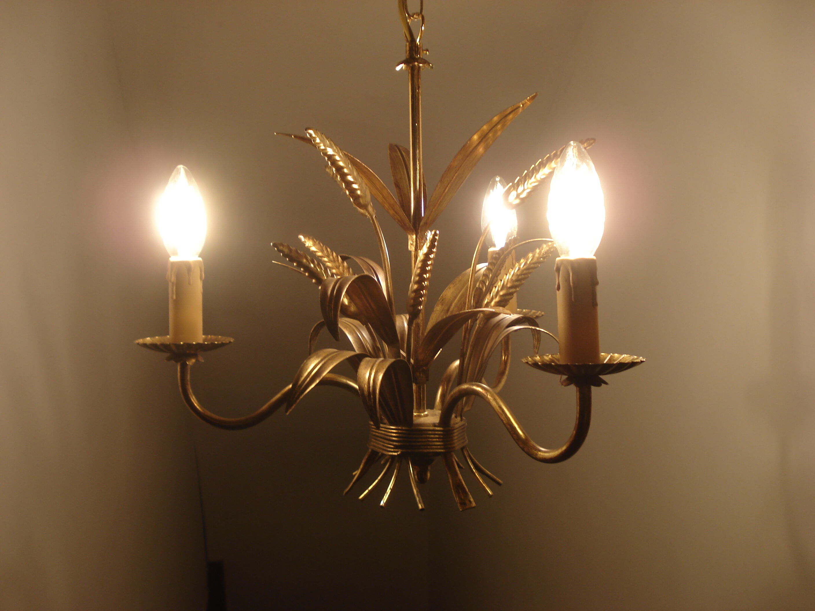 Suspension ear of wheat in gilded metal 3 lamps