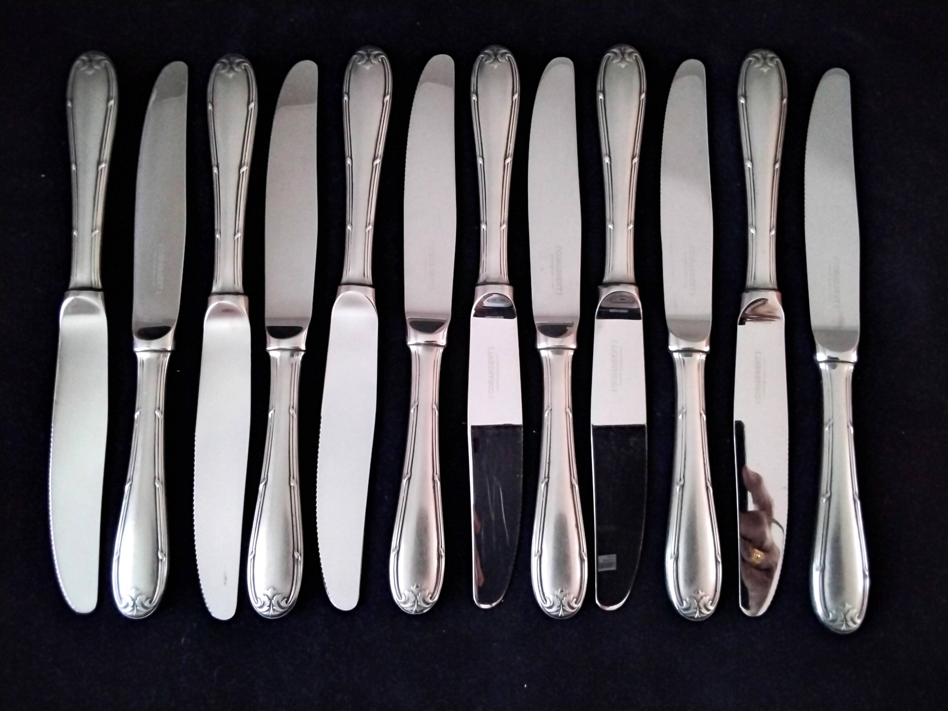 Box of 12 single-piece Comargent steel table knives