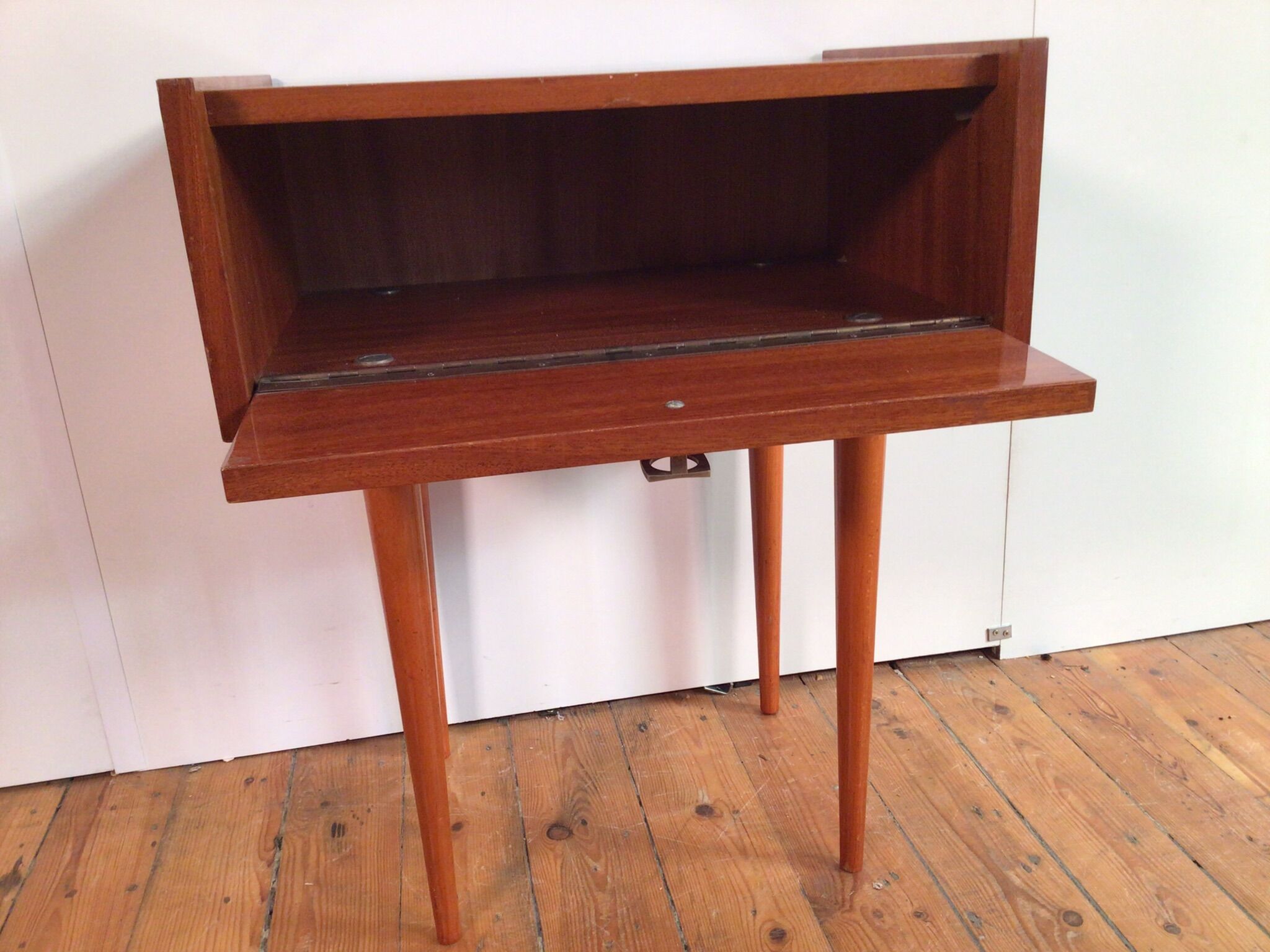 Small vintage scandinavian cabinet