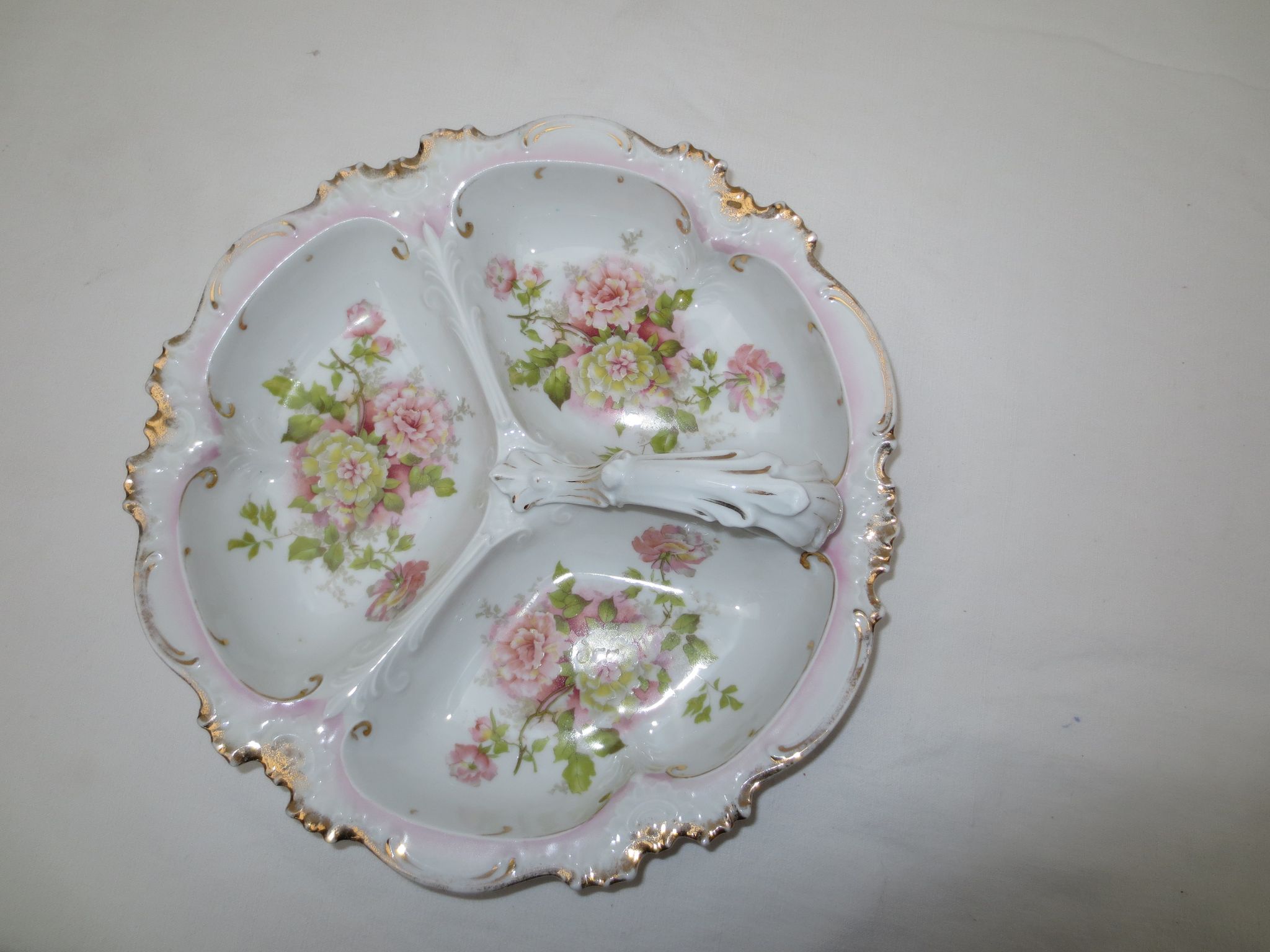 Numbered decorated porcelain quarter dish for hors d'oeuvre or other