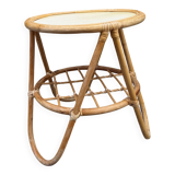 Vintage round rattan side table in very good condition.