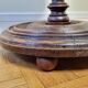Table d'appoint en bois tourné, 52 cm