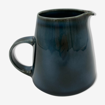 Porcelain pitcher from Virebent