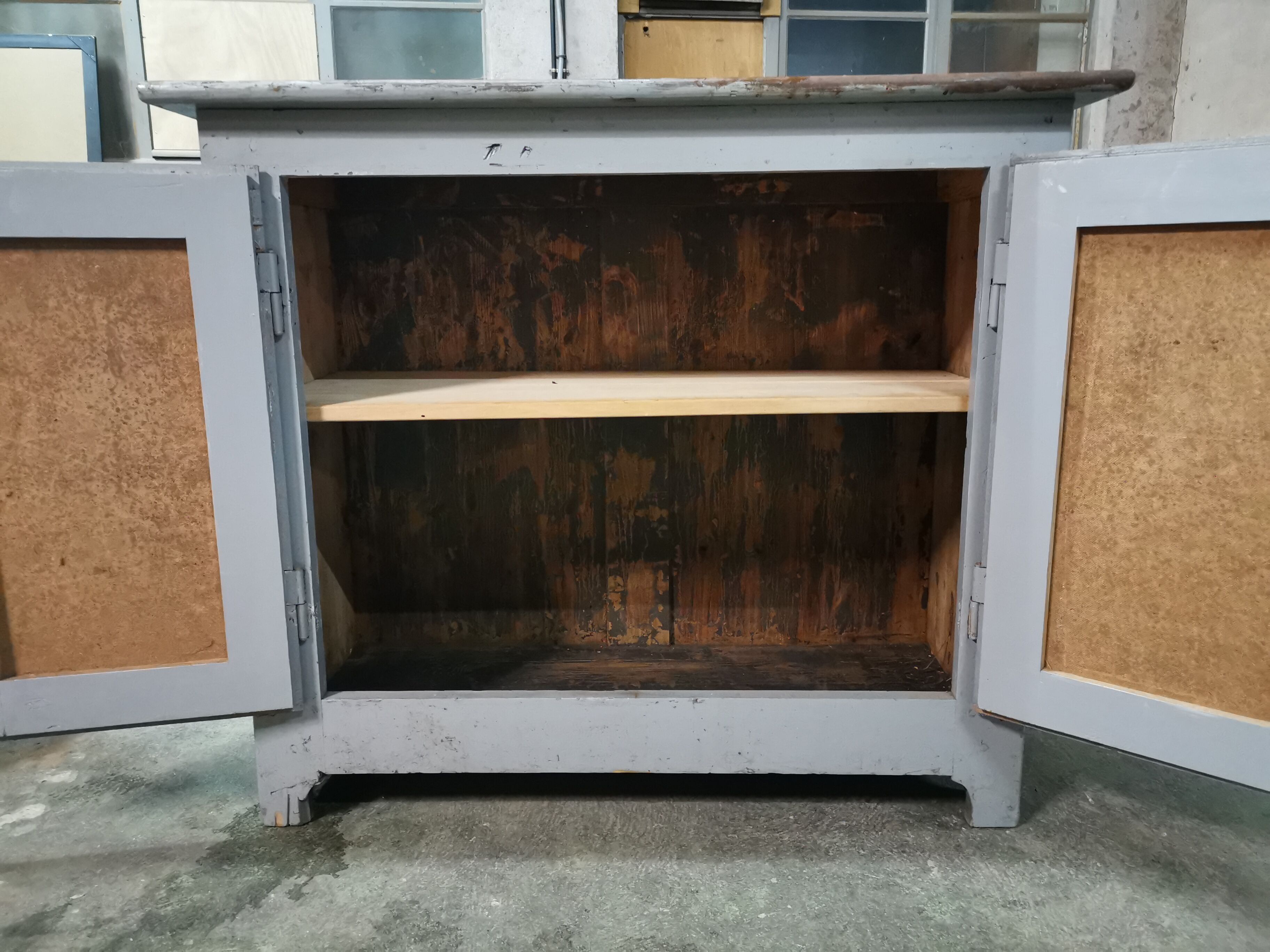 Industrial low buffet