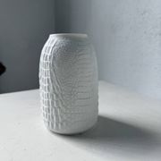 Vase en porcelaine Kaiser, finition « peau de crocodile »