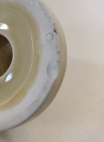 Beurrier couvert en porcelaine de Chauvigny