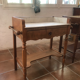 Paire de tables de toilette