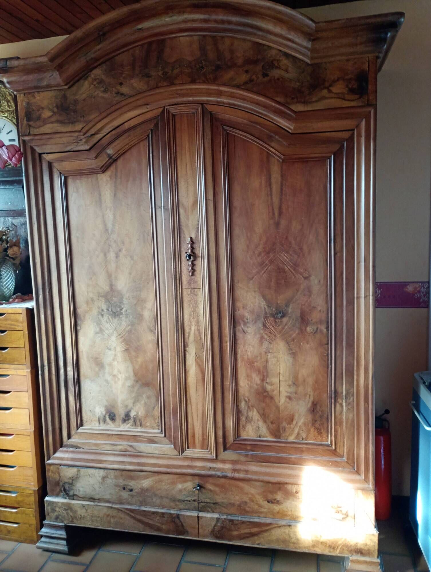 Bressan-style wardrobe