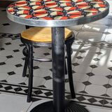 Table bistrot originale et colorée