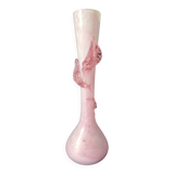 Grand vase rose bonbon verre filé soufflé /décor de feuilles
