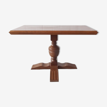 Oak coffee table with swivel top