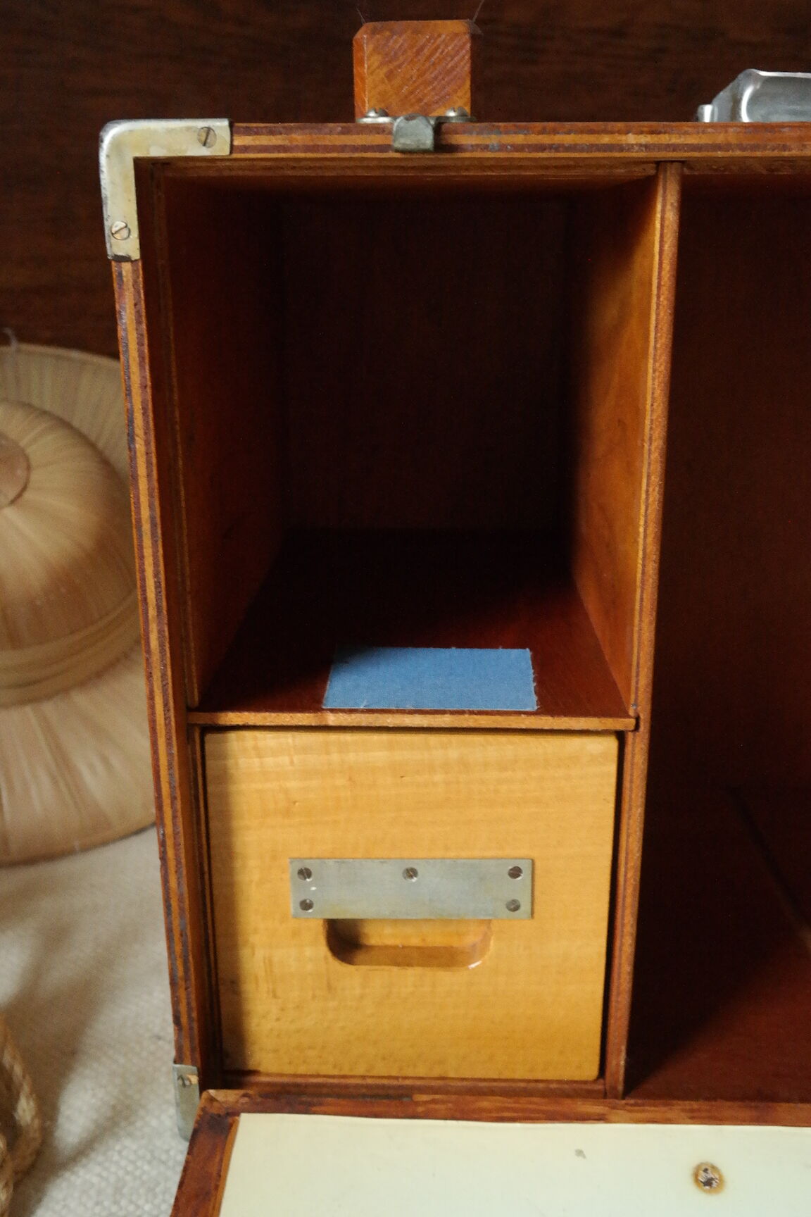 Caisse, vintage wood business firm