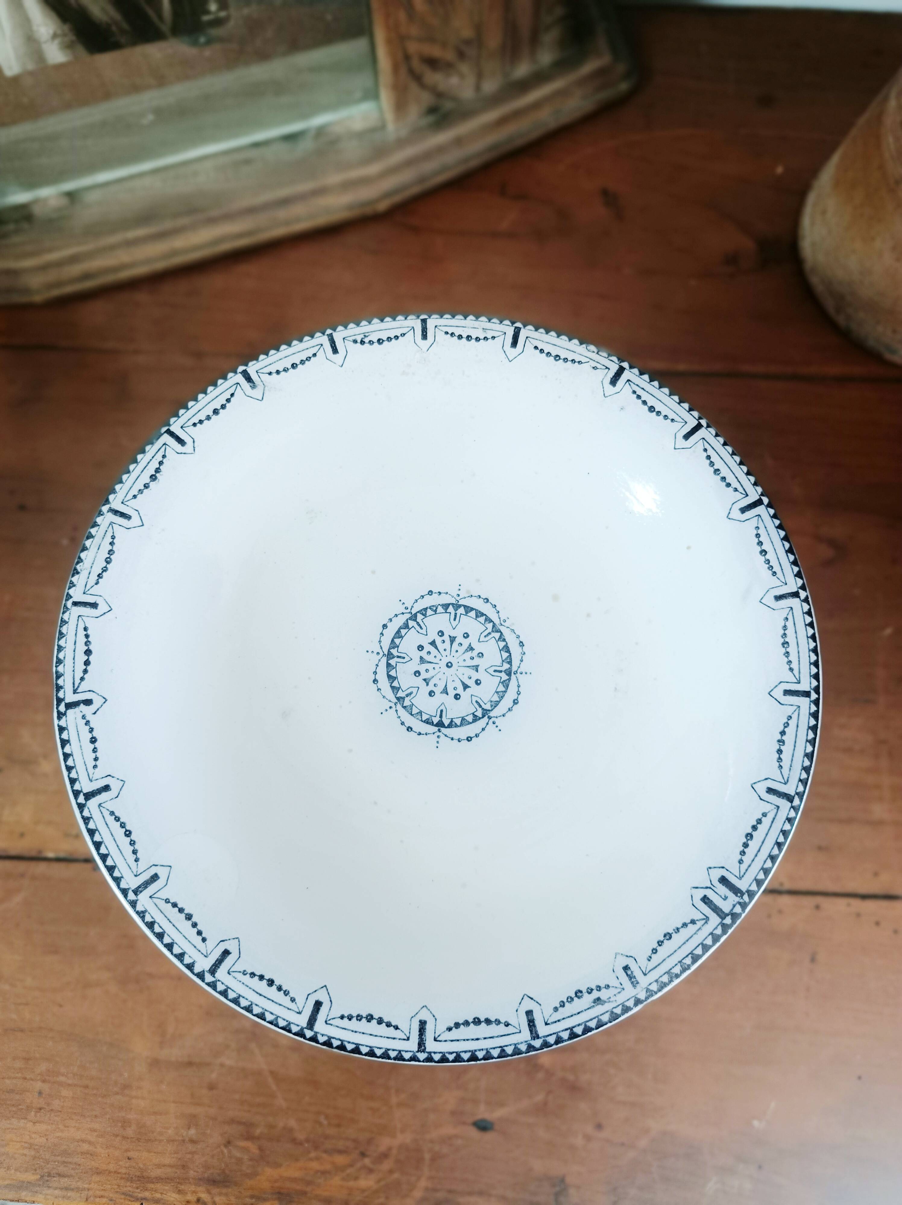 Onnaing Perles iron earth compote dish