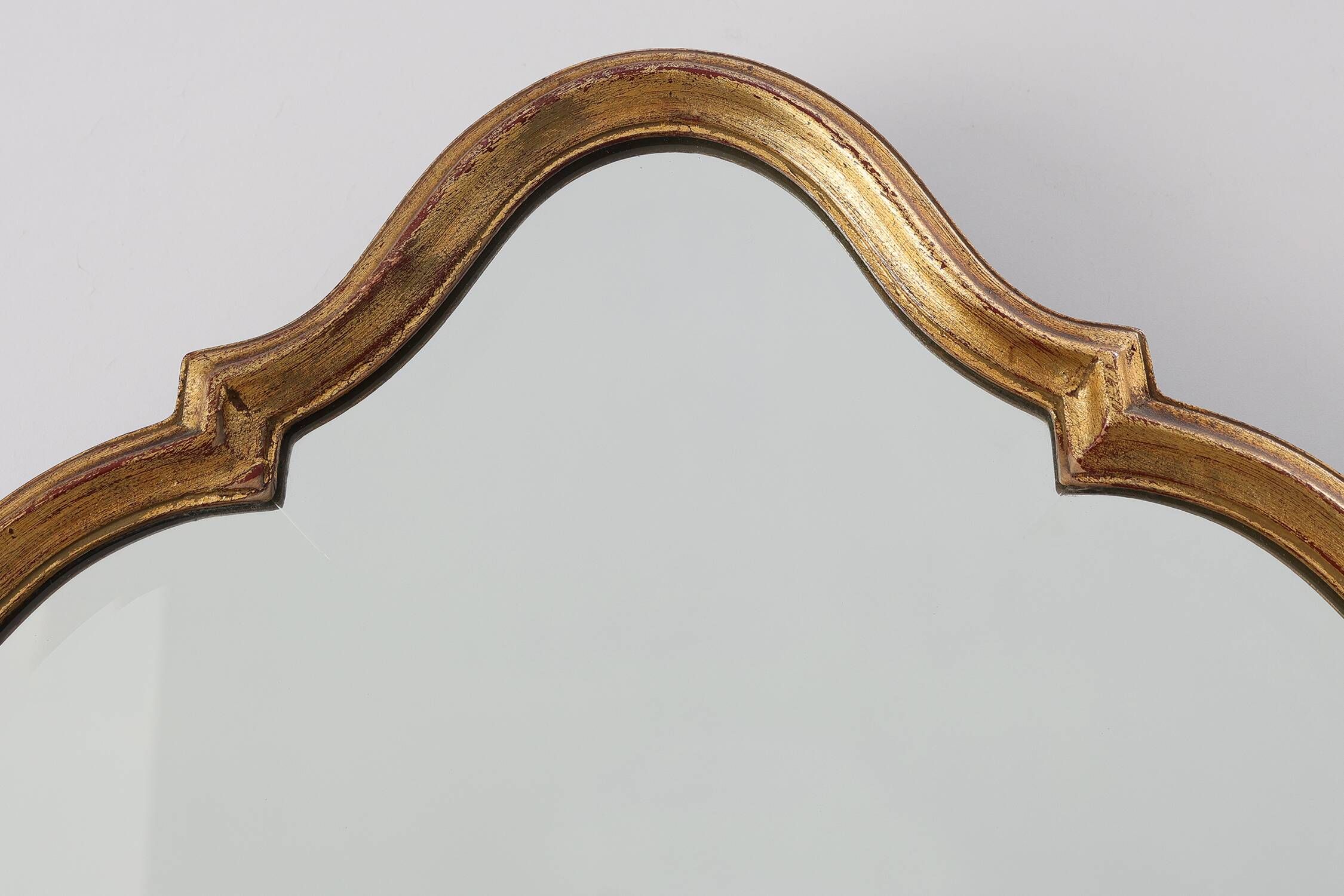 Miroir doré en arc avec sommet ogival mauresque, France, vers 1920