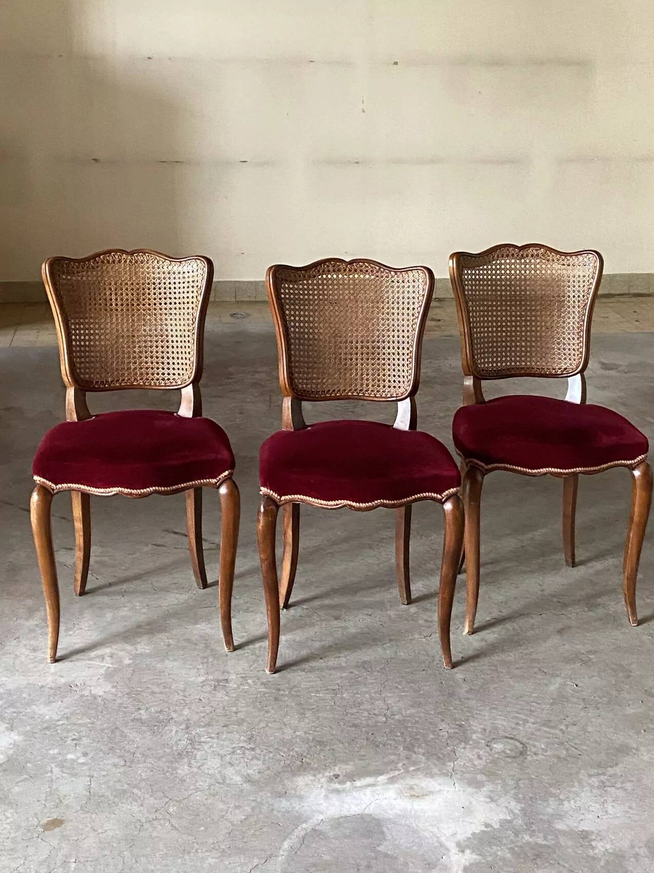 Set of 4 Louis XV style chairs in cherry wood – canework and burgundy velvet