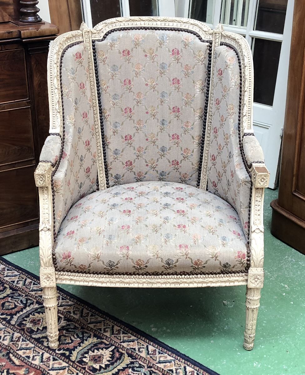 Salon Louis XVI style end XIX wooden painted