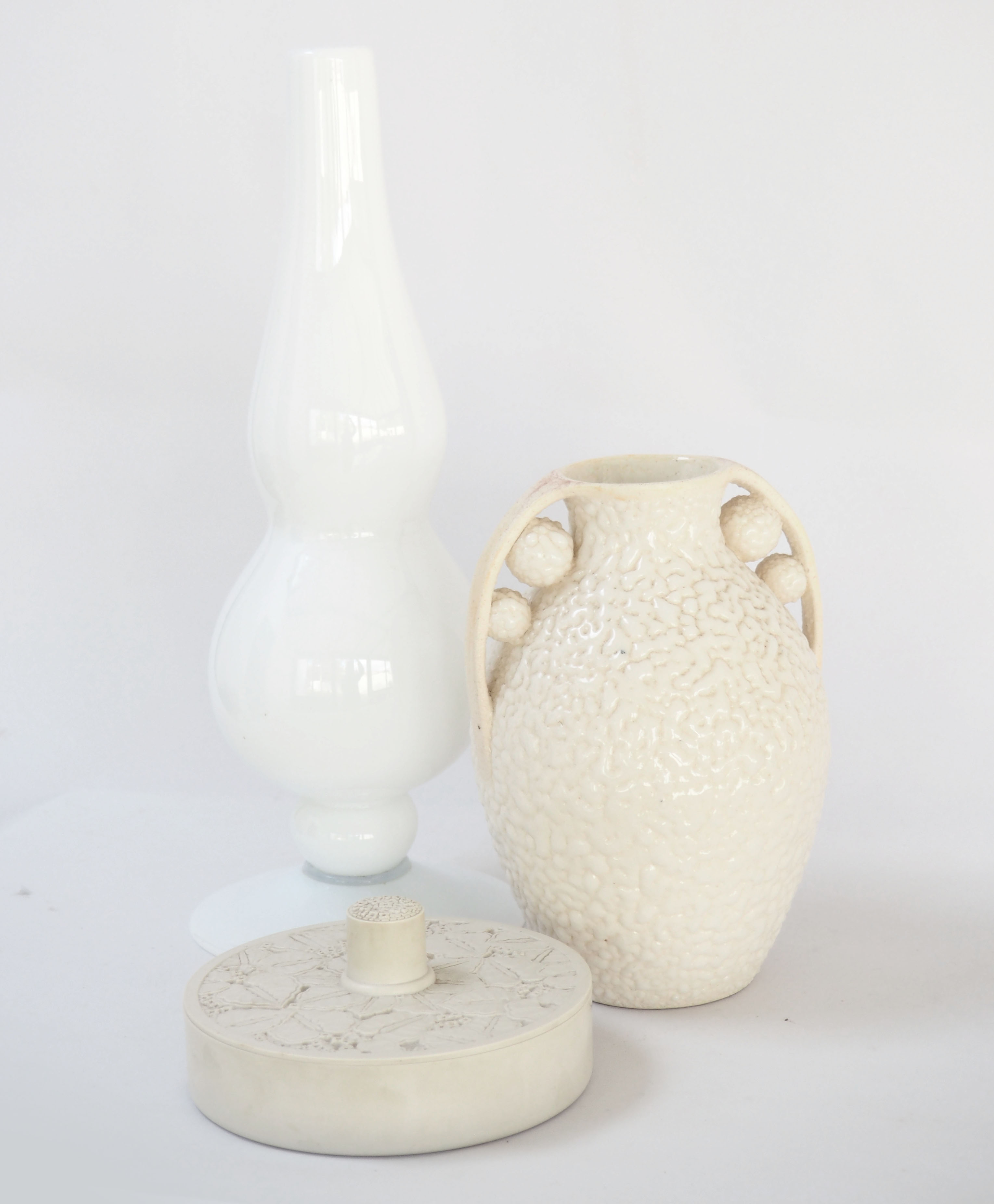 Vase haut opaline blanche