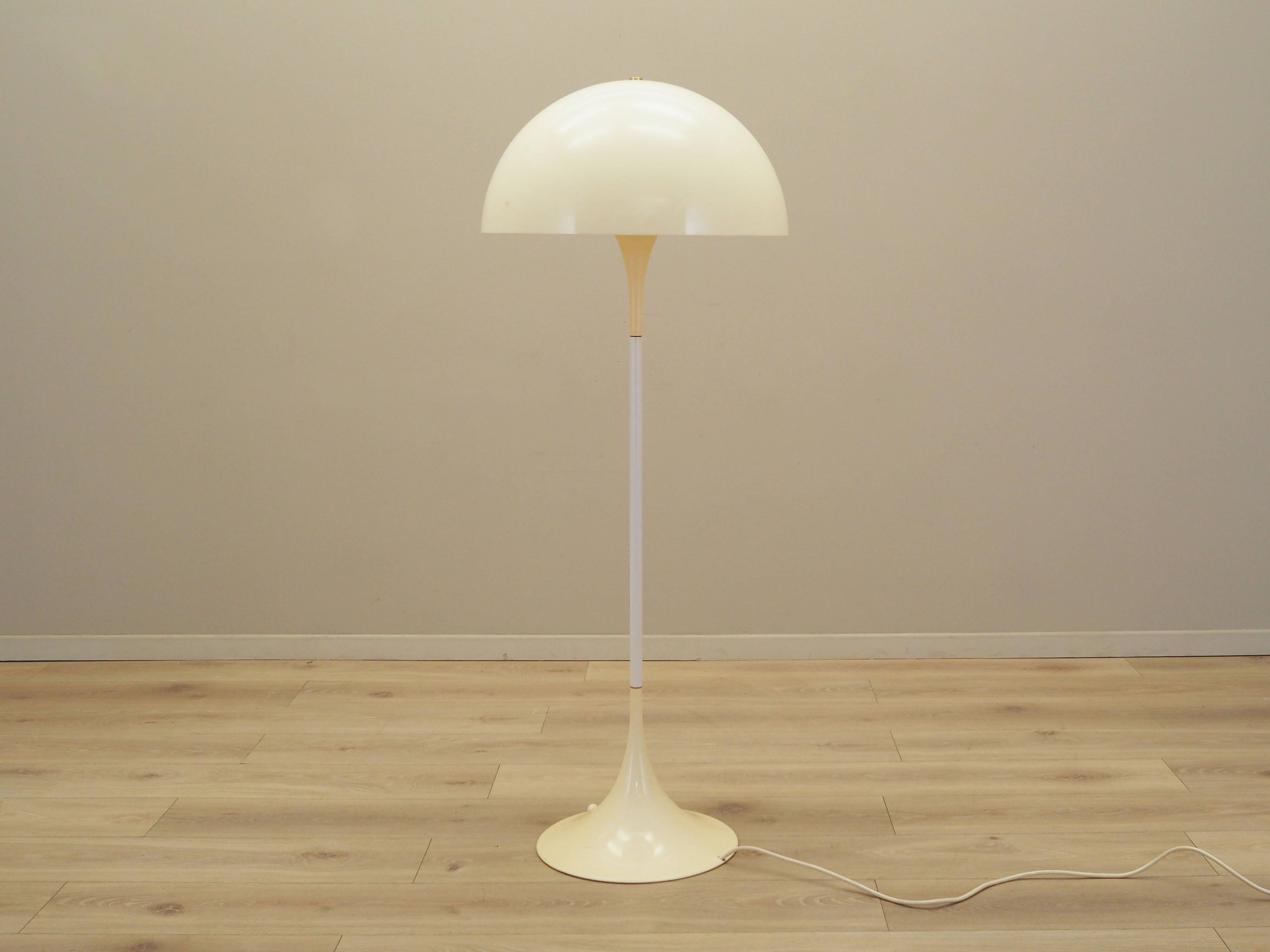 Floor lamp Panthella, Danish design, 1970s, manufacturer: Louis Poulsen, de