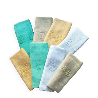 Set of 8 napkins in green shades