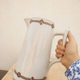 Pichet rétro en porcelaine