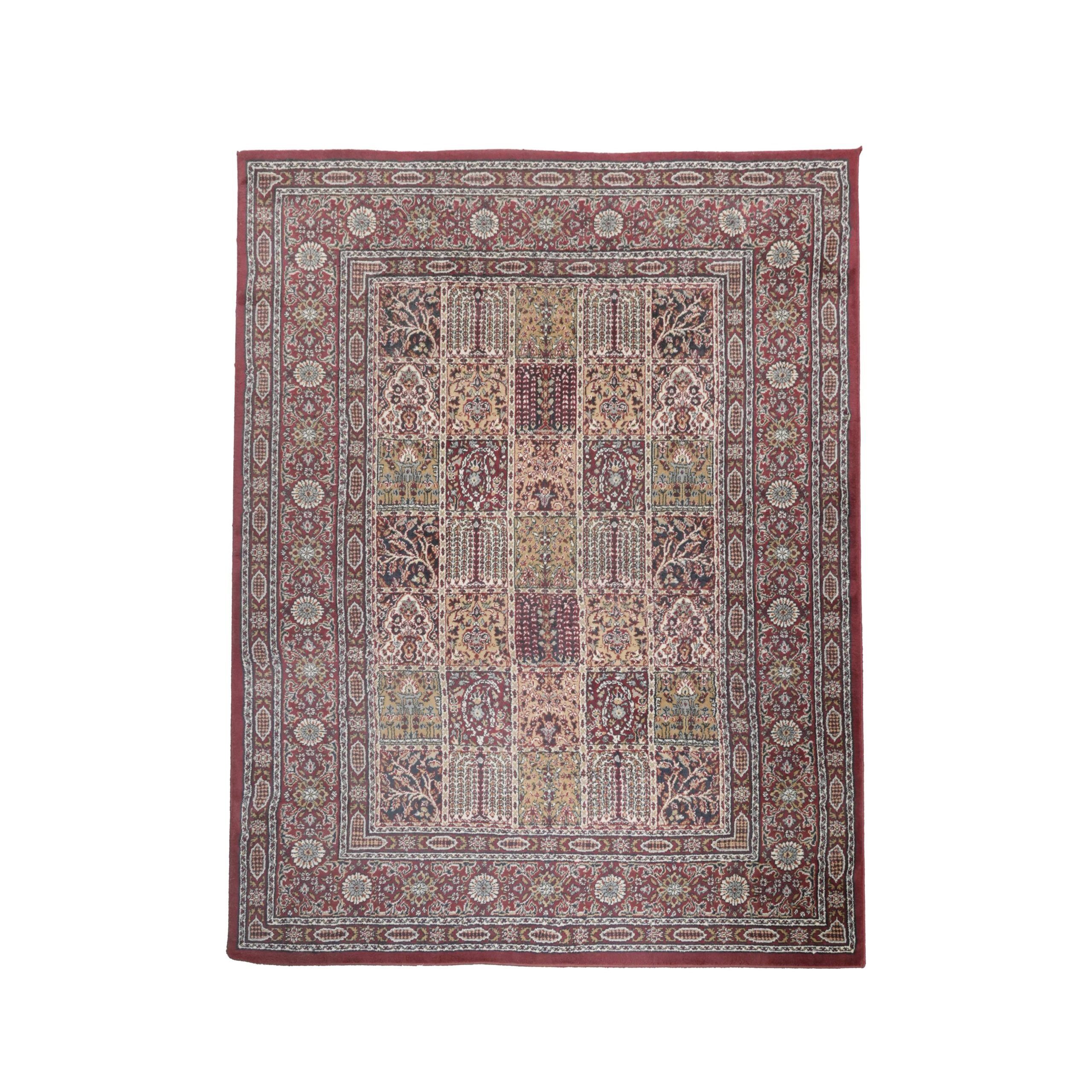 Beautiful rug/carpet with mainly red colours and nice patterns 230x170cm