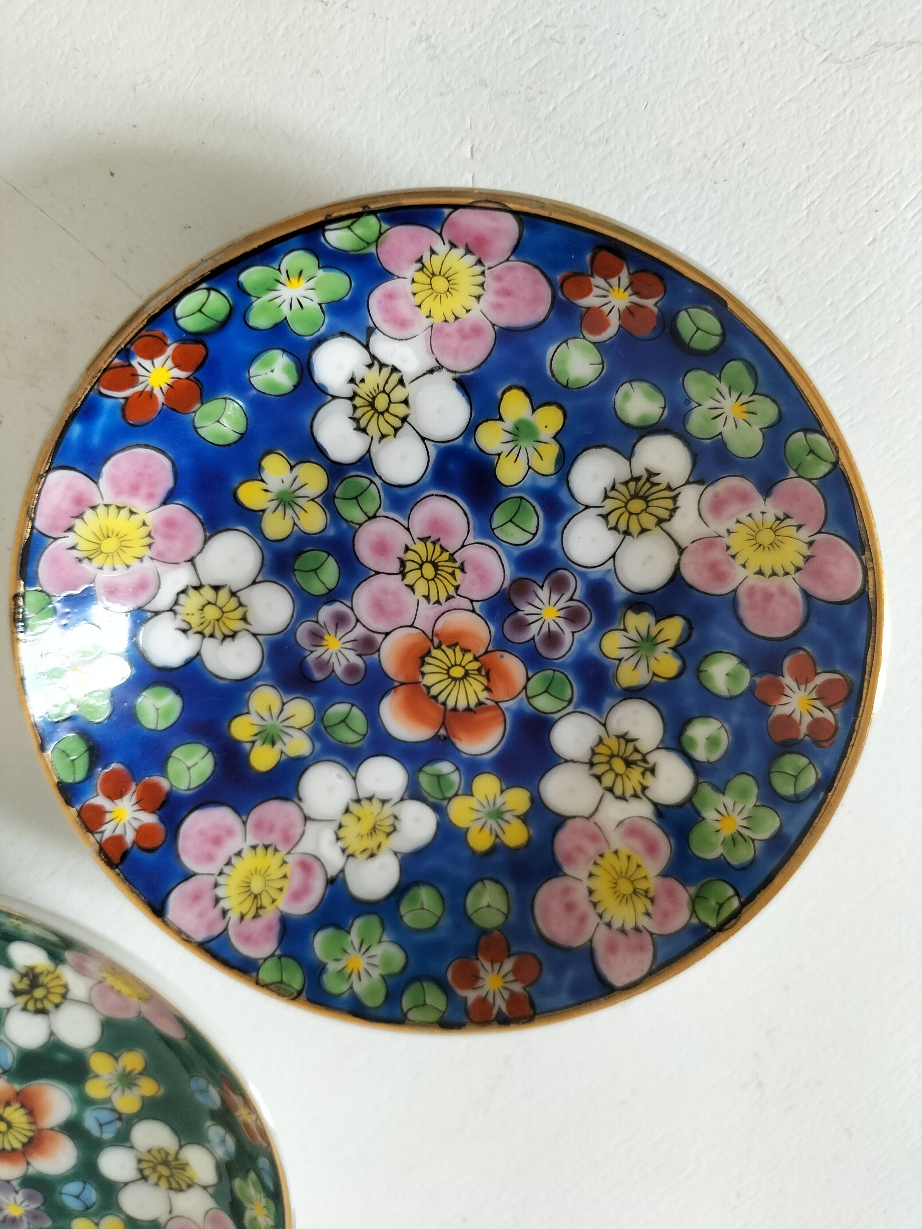 Set of 4 vintage Japanese mini bowls